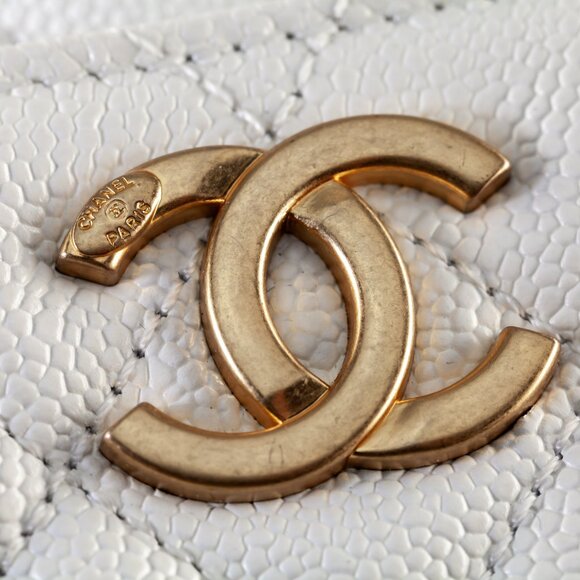 Chanel Quilted White Caviar Pick Me Up Vanity Case Gorgeous Condition! - Picture 7 of 11